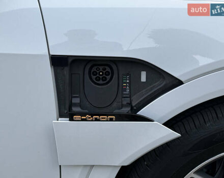 Белый Ауди E-Tron, объемом двигателя 0 л и пробегом 198 тыс. км за 27800 $, фото 76 на Automoto.ua