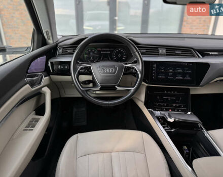 Білий Ауді E-Tron, об'ємом двигуна 0 л та пробігом 98 тис. км за 29700 $, фото 3 на Automoto.ua
