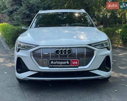 Білий Ауді E-Tron, об'ємом двигуна 0 л та пробігом 93 тис. км за 31440 $, фото 1 на Automoto.ua