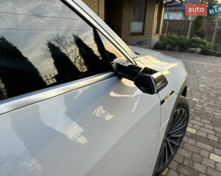 Белый Ауди E-Tron, объемом двигателя 0 л и пробегом 76 тыс. км за 28596 $, фото 5 на Automoto.ua
