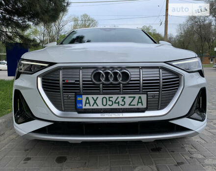 Білий Ауді E-Tron, об'ємом двигуна 0 л та пробігом 19 тис. км за 56000 $, фото 9 на Automoto.ua