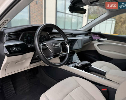 Ауди E-Tron 2020 в Тернополе на Automoto.ua Белый Ауди E-Tron, объемом двигателя 0 л и пробегом 98 тыс. км за 29999 $, фото 67 на Automoto.ua