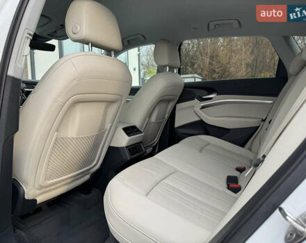 Білий Ауді E-Tron, об'ємом двигуна 0 л та пробігом 98 тис. км за 29700 $, фото 82 на Automoto.ua