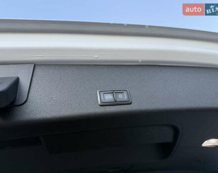 Ауді E-Tron 2020 у Львові на Automoto.ua Білий Ауді E-Tron, об'ємом двигуна 0 л та пробігом 156 тис. км за 29500 $, фото 98 на Automoto.ua