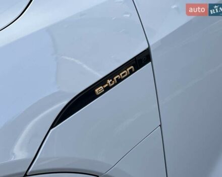 Белый Ауди E-Tron, объемом двигателя 0 л и пробегом 16 тыс. км за 46990 $, фото 9 на Automoto.ua