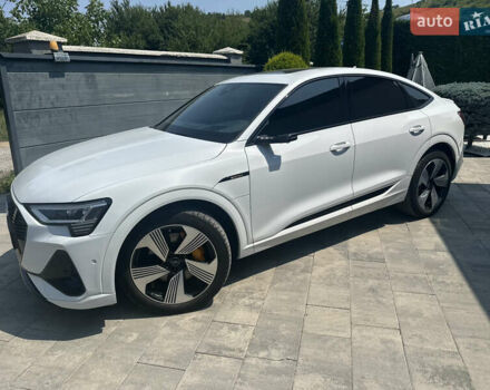 Белый Ауди E-Tron, объемом двигателя 0 л и пробегом 99 тыс. км за 35999 $, фото 5 на Automoto.ua