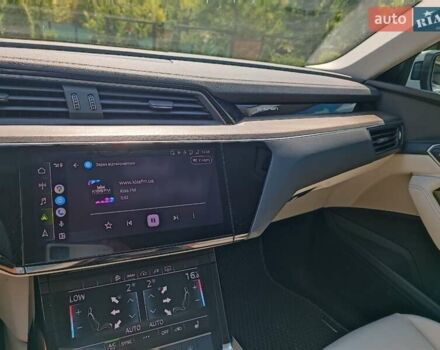 Білий Ауді E-Tron, об'ємом двигуна 0 л та пробігом 92 тис. км за 32500 $, фото 18 на Automoto.ua