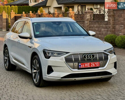 Белый Ауди E-Tron, объемом двигателя 0 л и пробегом 198 тыс. км за 27800 $, фото 4 на Automoto.ua