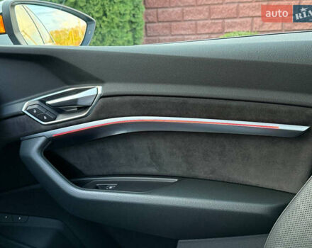 Білий Ауді E-Tron, об'ємом двигуна 0 л та пробігом 198 тис. км за 27400 $, фото 100 на Automoto.ua