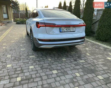Белый Ауди E-Tron, объемом двигателя 0 л и пробегом 76 тыс. км за 28596 $, фото 4 на Automoto.ua