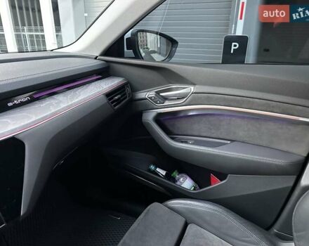 Білий Ауді E-Tron, об'ємом двигуна 0 л та пробігом 41 тис. км за 37500 $, фото 25 на Automoto.ua