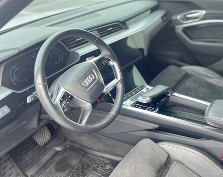 Білий Ауді E-Tron, об'ємом двигуна 0 л та пробігом 68 тис. км за 32000 $, фото 5 на Automoto.ua