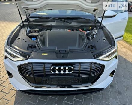 Білий Ауді E-Tron, об'ємом двигуна 0 л та пробігом 32 тис. км за 40555 $, фото 11 на Automoto.ua