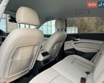 Білий Ауді E-Tron, об'ємом двигуна 0 л та пробігом 98 тис. км за 29700 $, фото 81 на Automoto.ua