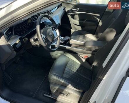 Белый Ауди E-Tron, объемом двигателя 0 л и пробегом 16 тыс. км за 46990 $, фото 45 на Automoto.ua