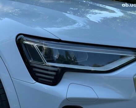 Білий Ауді E-Tron, об'ємом двигуна 0 л та пробігом 93 тис. км за 31440 $, фото 14 на Automoto.ua