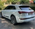 Білий Ауді E-Tron, об'ємом двигуна 0 л та пробігом 93 тис. км за 31440 $, фото 5 на Automoto.ua