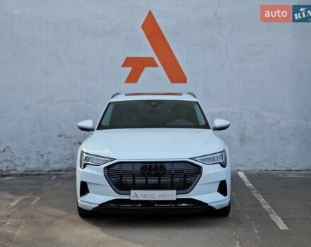 Белый Ауди E-Tron, объемом двигателя 0 л и пробегом 48 тыс. км за 35490 $, фото 1 на Automoto.ua