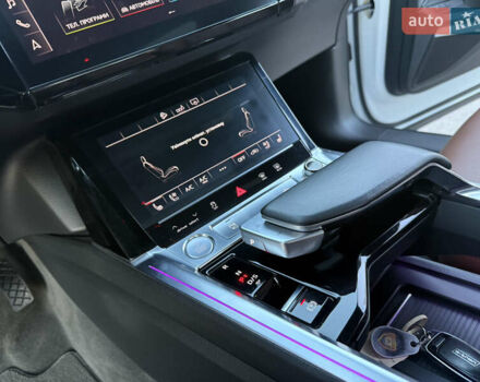 Ауді E-Tron 2020 у Львові на Automoto.ua Білий Ауді E-Tron, об'ємом двигуна 0 л та пробігом 156 тис. км за 29500 $, фото 61 на Automoto.ua