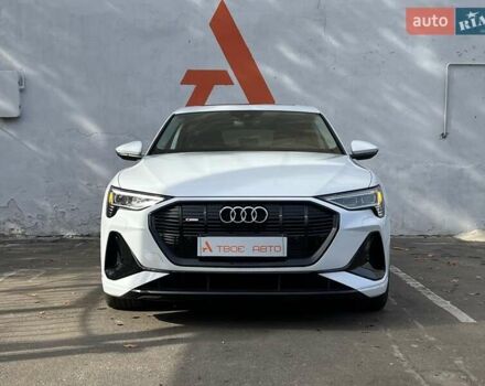 Белый Ауди E-Tron, объемом двигателя 0 л и пробегом 16 тыс. км за 46990 $, фото 2 на Automoto.ua