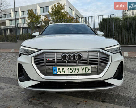 Белый Ауди E-Tron, объемом двигателя 0 л и пробегом 104 тыс. км за 33200 $, фото 2 на Automoto.ua