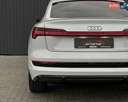 Белый Ауди E-Tron, объемом двигателя 0 л и пробегом 100 тыс. км за 36500 $, фото 15 на Automoto.ua