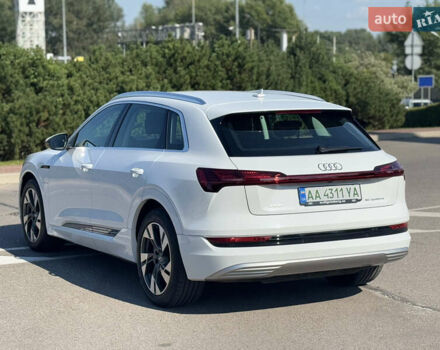 Белый Ауди E-Tron, объемом двигателя 0 л и пробегом 54 тыс. км за 31900 $, фото 3 на Automoto.ua