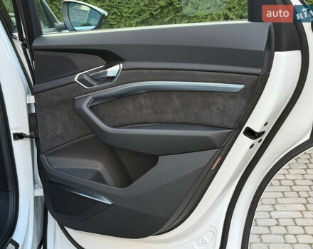 Білий Ауді E-Tron, об'ємом двигуна 0 л та пробігом 198 тис. км за 27400 $, фото 46 на Automoto.ua