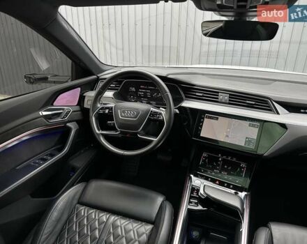 Белый Ауди E-Tron, объемом двигателя 0 л и пробегом 100 тыс. км за 36500 $, фото 28 на Automoto.ua