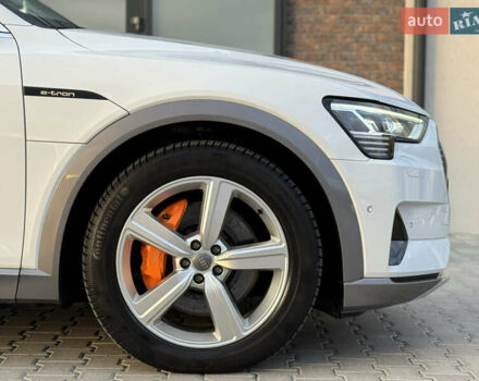 Білий Ауді E-Tron, об'ємом двигуна 0 л та пробігом 98 тис. км за 29700 $, фото 24 на Automoto.ua