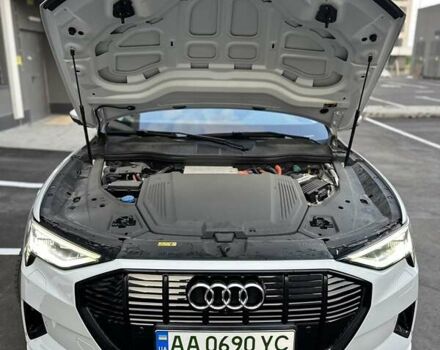 Білий Ауді E-Tron, об'ємом двигуна 0 л та пробігом 41 тис. км за 37500 $, фото 15 на Automoto.ua