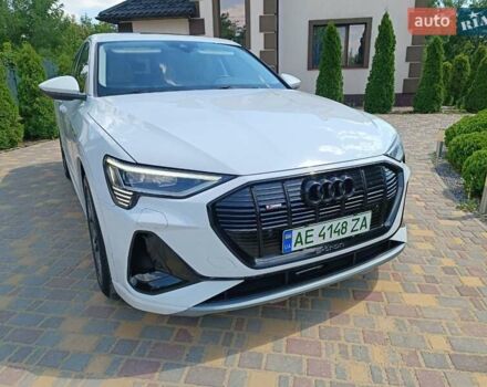 Білий Ауді E-Tron, об'ємом двигуна 0 л та пробігом 92 тис. км за 32500 $, фото 4 на Automoto.ua