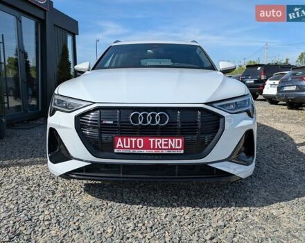 Білий Ауді E-Tron, об'ємом двигуна 0 л та пробігом 66 тис. км за 29950 $, фото 2 на Automoto.ua