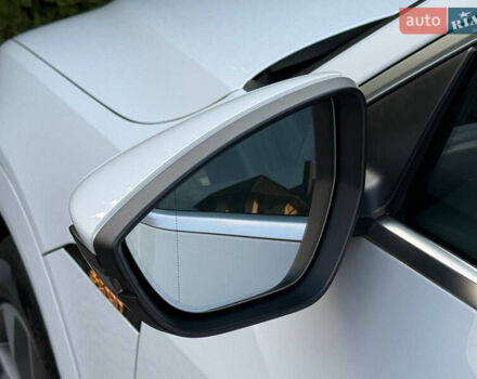 Білий Ауді E-Tron, об'ємом двигуна 0 л та пробігом 198 тис. км за 27400 $, фото 73 на Automoto.ua