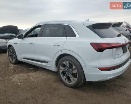 Білий Ауді E-Tron, об'ємом двигуна 0 л та пробігом 61 тис. км за 18000 $, фото 5 на Automoto.ua