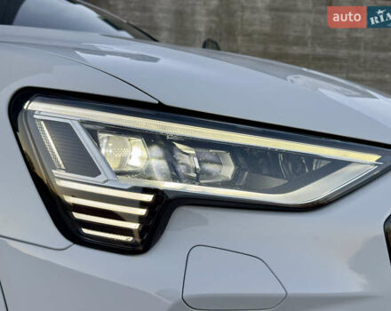 Білий Ауді E-Tron, об'ємом двигуна 0 л та пробігом 89 тис. км за 33500 $, фото 30 на Automoto.ua