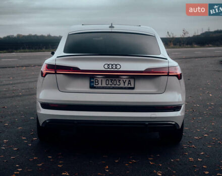 Белый Ауди E-Tron, объемом двигателя 0 л и пробегом 53 тыс. км за 41000 $, фото 4 на Automoto.ua