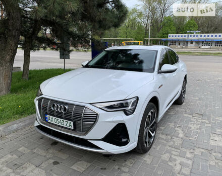 Білий Ауді E-Tron, об'ємом двигуна 0 л та пробігом 19 тис. км за 56000 $, фото 1 на Automoto.ua