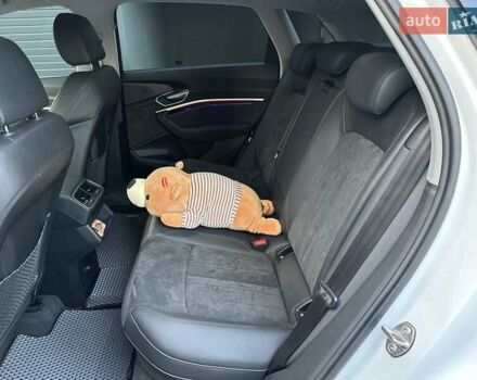 Білий Ауді E-Tron, об'ємом двигуна 0 л та пробігом 41 тис. км за 37500 $, фото 26 на Automoto.ua