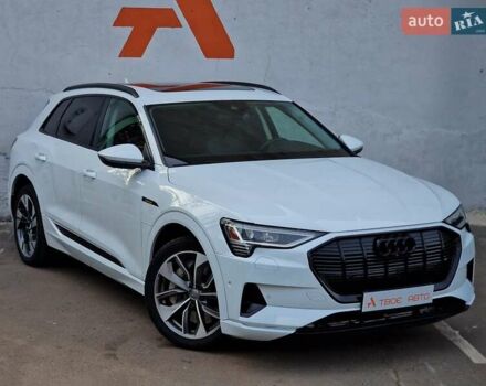 Белый Ауди E-Tron, объемом двигателя 0 л и пробегом 48 тыс. км за 35490 $, фото 8 на Automoto.ua