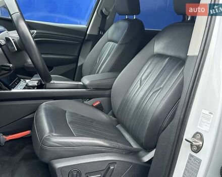 Белый Ауди E-Tron, объемом двигателя 0 л и пробегом 145 тыс. км за 22800 $, фото 45 на Automoto.ua