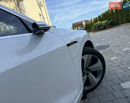 Ауди E-Tron 2020 в Дрогобыче на Automoto.ua Белый Ауди E-Tron, объемом двигателя 0 л и пробегом 156 тыс. км за 29900 $, фото 46 на Automoto.ua