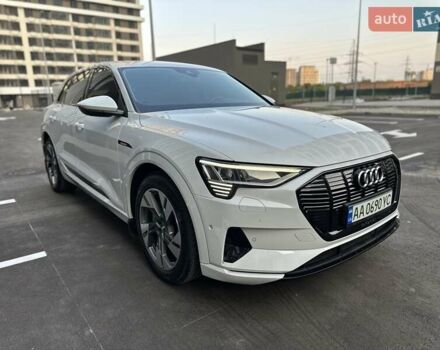 Білий Ауді E-Tron, об'ємом двигуна 0 л та пробігом 41 тис. км за 37500 $, фото 2 на Automoto.ua