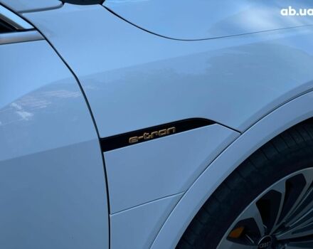 Білий Ауді E-Tron, об'ємом двигуна 0 л та пробігом 93 тис. км за 31440 $, фото 11 на Automoto.ua
