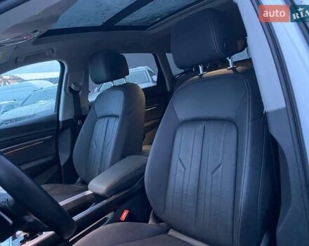 Білий Ауді E-Tron, об'ємом двигуна 0 л та пробігом 55 тис. км за 29400 $, фото 18 на Automoto.ua
