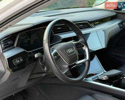 Білий Ауді E-Tron, об'ємом двигуна 0 л та пробігом 198 тис. км за 27400 $, фото 33 на Automoto.ua