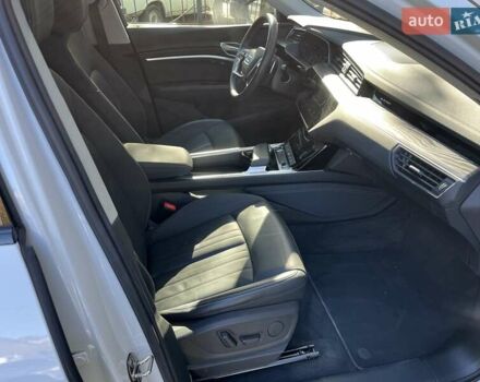 Белый Ауди E-Tron, объемом двигателя 0 л и пробегом 16 тыс. км за 46990 $, фото 51 на Automoto.ua