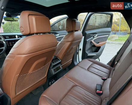 Ауді E-Tron 2020 у Львові на Automoto.ua Білий Ауді E-Tron, об'ємом двигуна 0 л та пробігом 156 тис. км за 29500 $, фото 66 на Automoto.ua