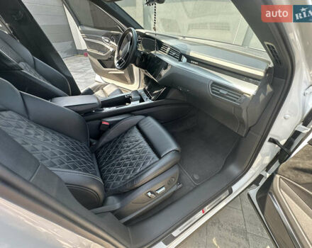 Белый Ауди E-Tron, объемом двигателя 0 л и пробегом 99 тыс. км за 35999 $, фото 7 на Automoto.ua