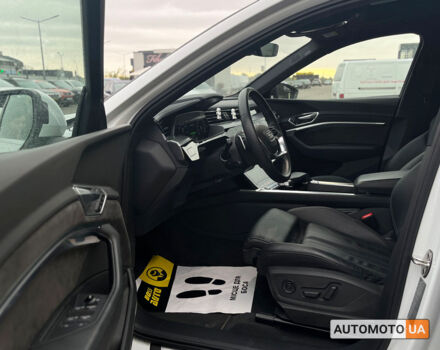 Білий Ауді E-Tron, об'ємом двигуна 95 л та пробігом 32 тис. км за 39990 $, фото 10 на Automoto.ua